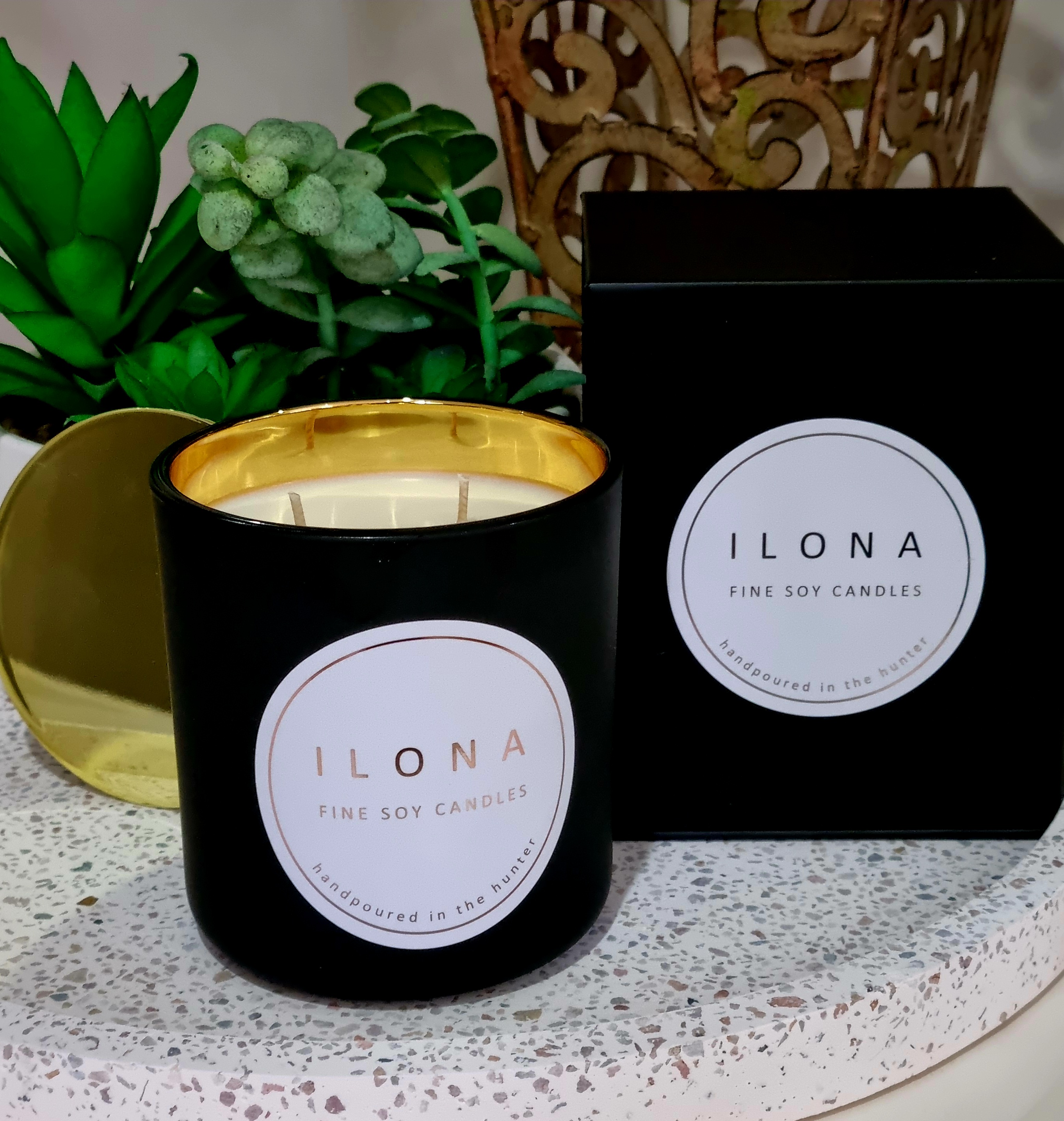 Vogue Black Matt Glass/Gold Lid